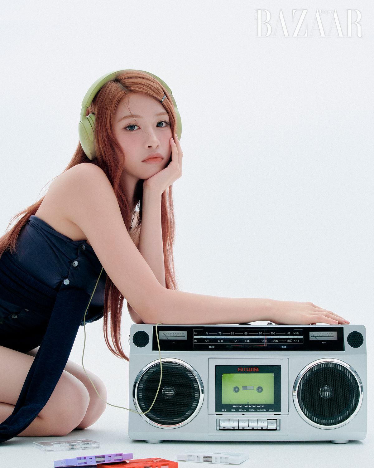 튜브톱은 S/e/o. 네크리스는 Joy Gryson.