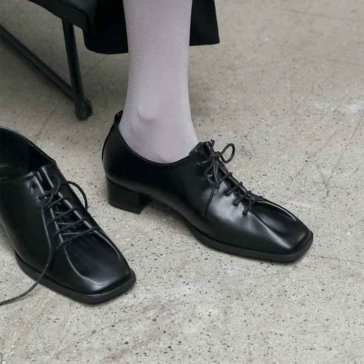 POSE Lace-up Loafers