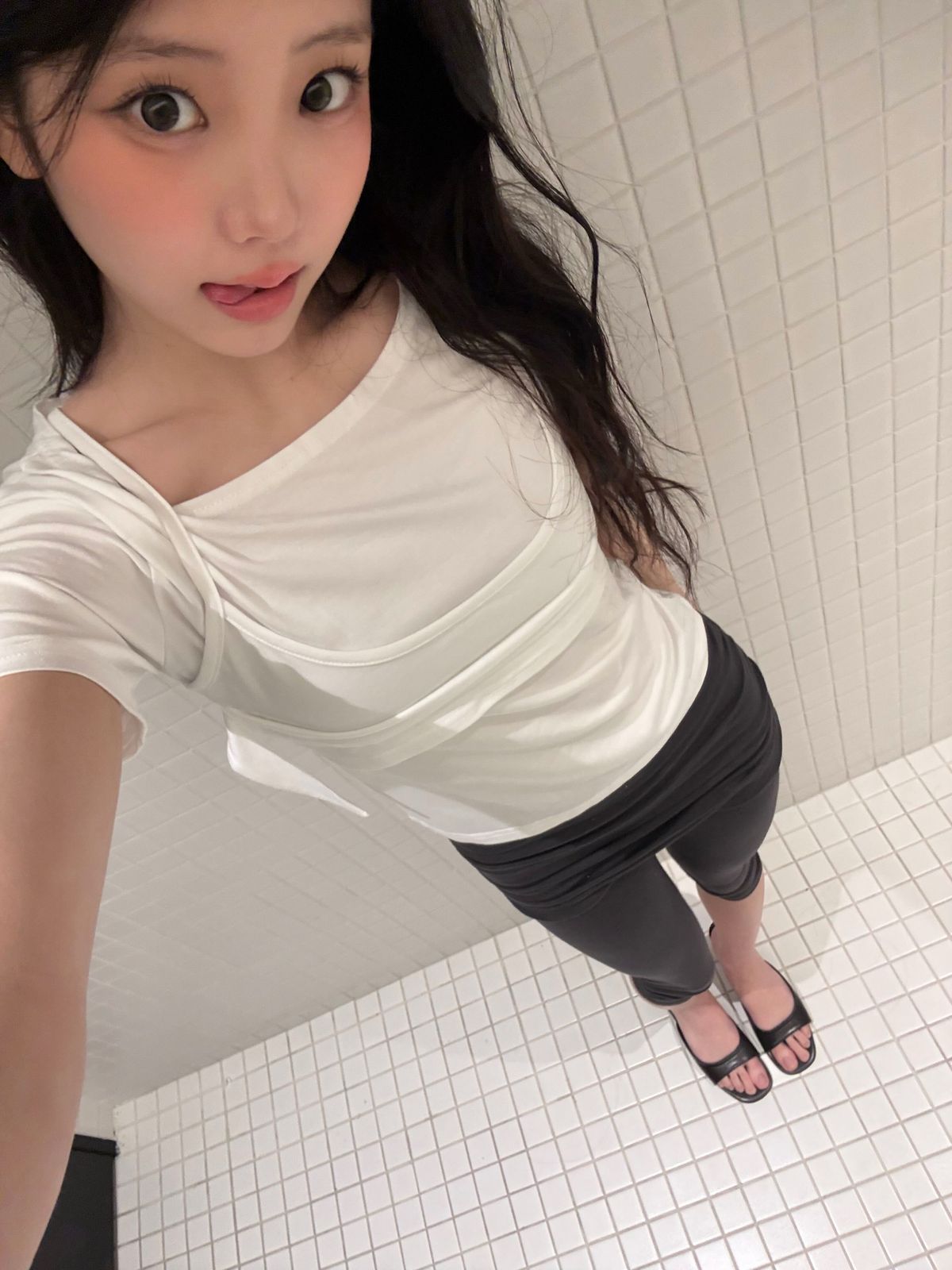 사진 / 아일릿 Weverse