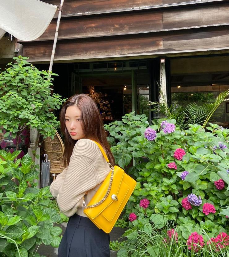 @j_chaeyeoni 정채연 인스타그램 캡처 