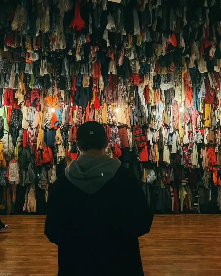 사진 RM 인스타그램 @rkive