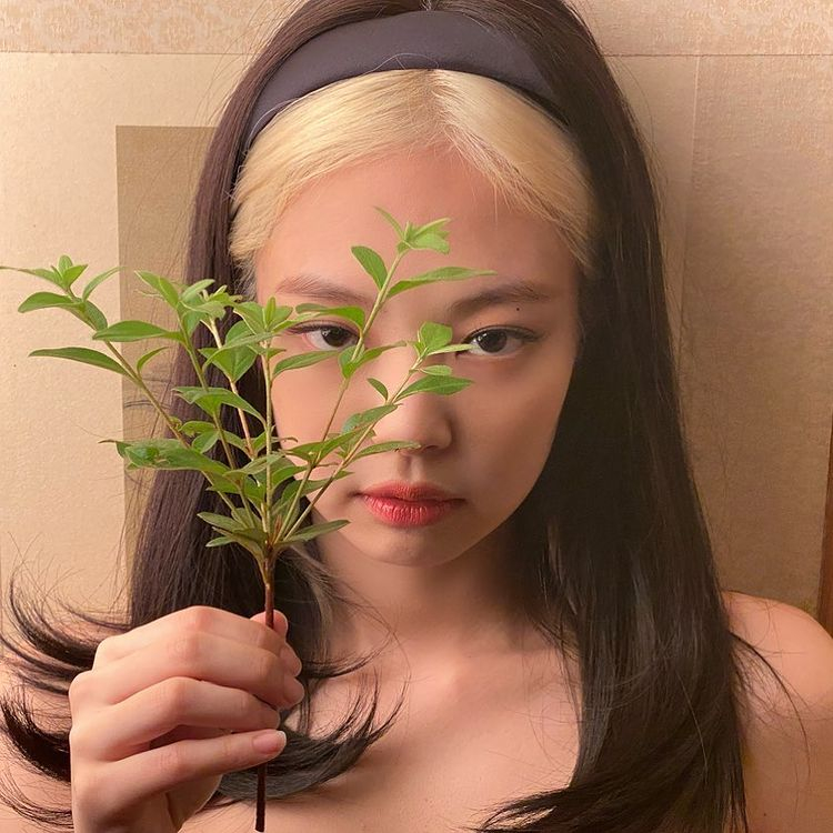 @jennierubyjane