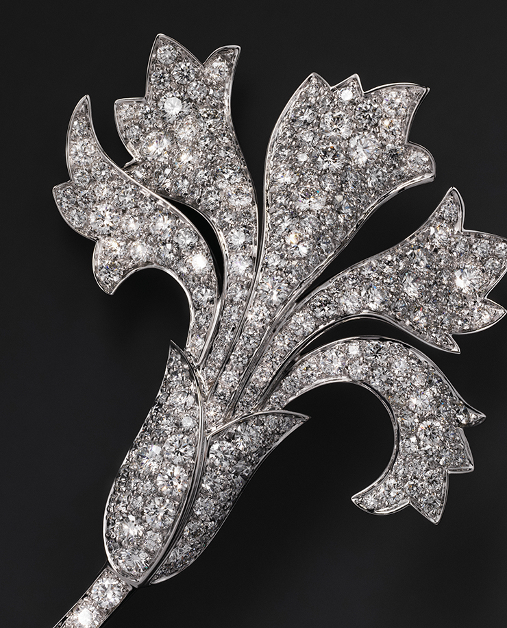 쇼메의 카네이션 브로치.