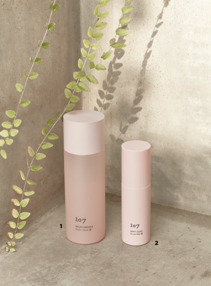 1 107 마이크로 드리즐 하이드로 토너 3만5천원. 2 107 듀이 글로우 세럼 미스트 5만8천원.  