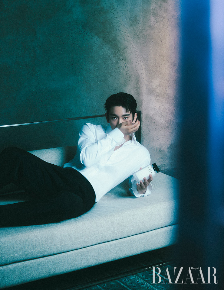 정제된 머스크 향과 부드러운 캐시메란, 화사한 화이트 플로럴 부케 향이 어우러지며 피부 본연의 향처럼 매혹적으로 승화한다. Narciso Rodriguez 퓨어머스크 포 허 오 드 퍼퓸100ml17만9천원. 