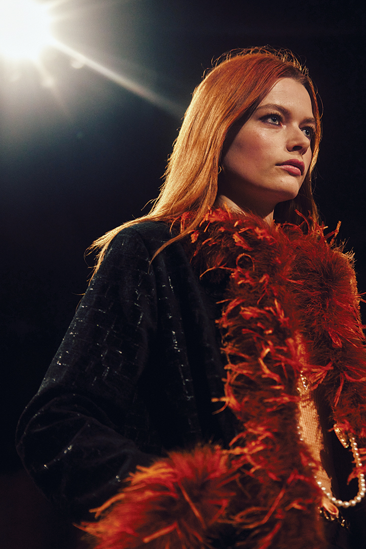 톤다운된 컬러 팔레트 속에서 공방 장인들의 섬세한 터치를 느낄 수 있는 디테일들.