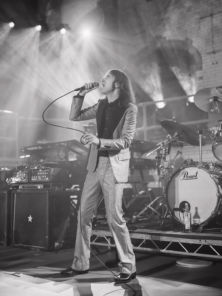 애프터 파티에서 열창 중인 록 밴드 프라이멀 스크림(Primal Scream).