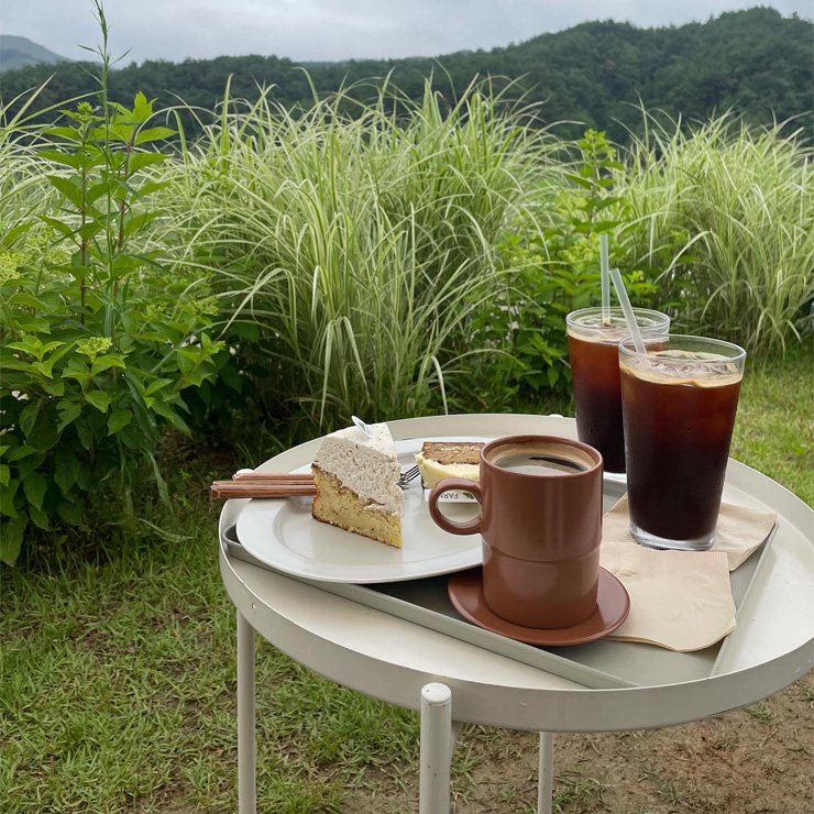 팜11의 커피, 케이크와 함께한 완벽한 휴식
