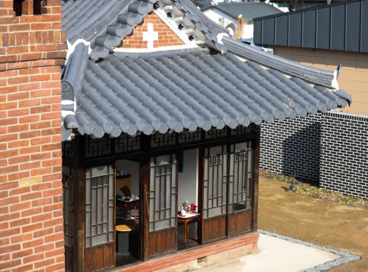 밖에서 바라 본 본채 (c)동구인문학당