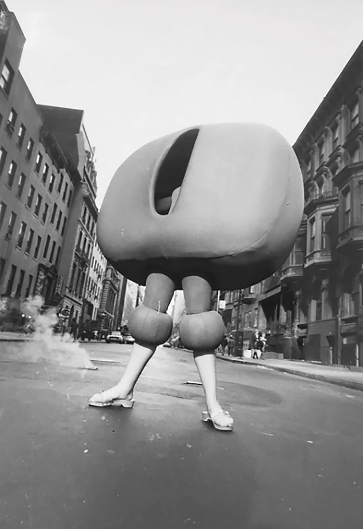 하이디 부허, <랜딩스 투 웨어(Landings to Wear)>, 1969-1971, 뉴욕에서 칼 부허와 함께. 이미지 제공: 하이디 부허 재단 