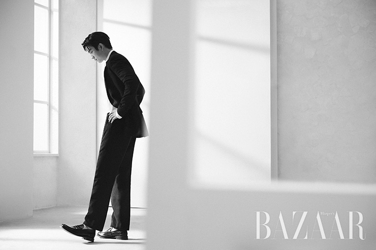 계절에 상관없이 언제나 곁에 두고 사용하기 좋은 향, 진영과만나더강렬한머스크 향을 풍긴다. Narciso Rodriguez퓨어머스크 포 허 오 드 퍼퓸100ml 17만9천원. 