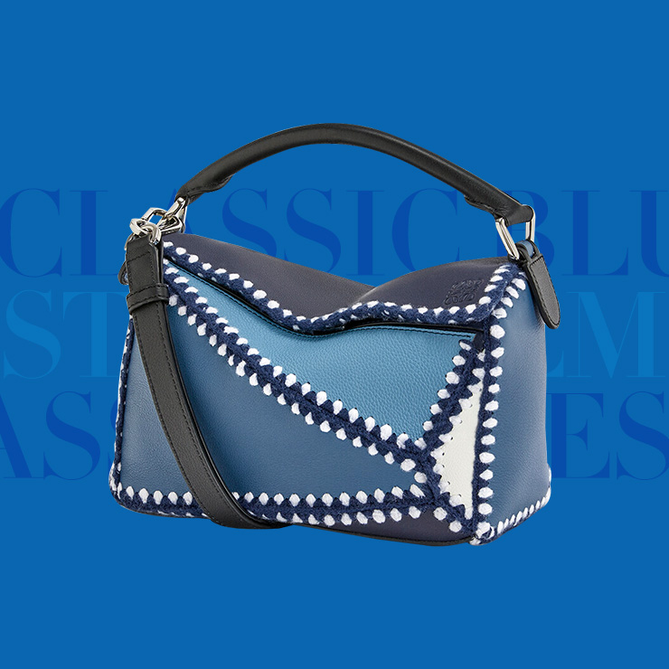 숄더백은 3백90만원 Loewe.