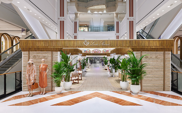 로로피아나 2023 리조트 컬렉션 팝업 스토어