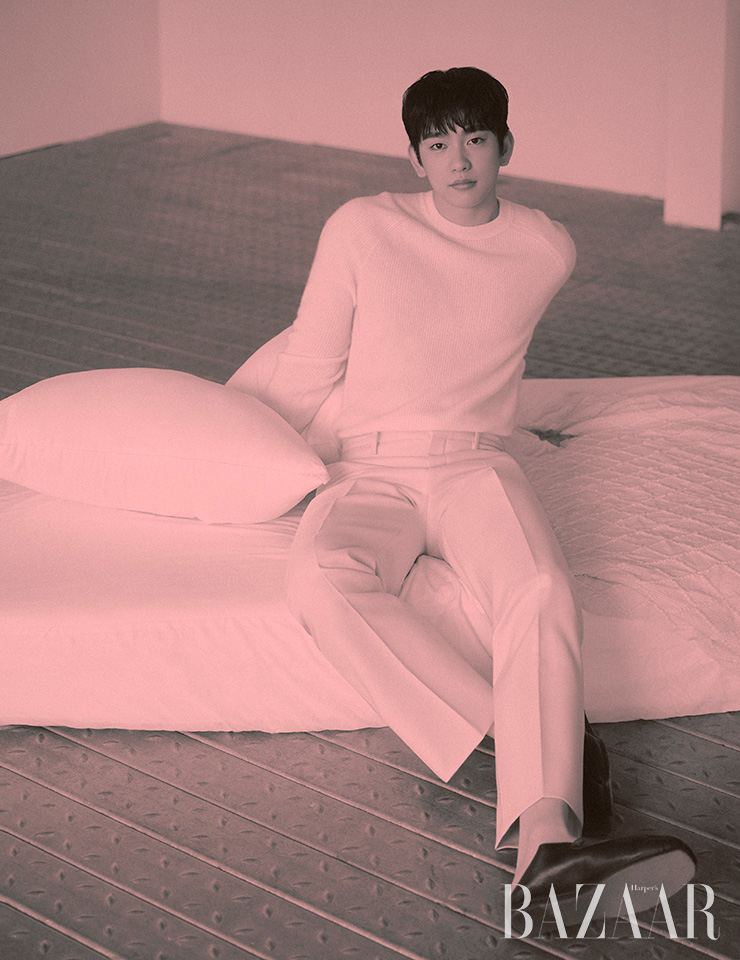 머스크 향을 선호하는 진영이 곁에 두고 싶어 하는 향. Narciso Rodriguez 나르시소 오 드 퍼퓸 크리스탈 90ml 16만3천원. 