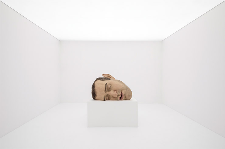 론 뮤익, <마스크Ⅱ>, 2002, 혼합재료, 77x118x85cm. 개인 소장 &copy; Ron Mueck (사진: 한도희)