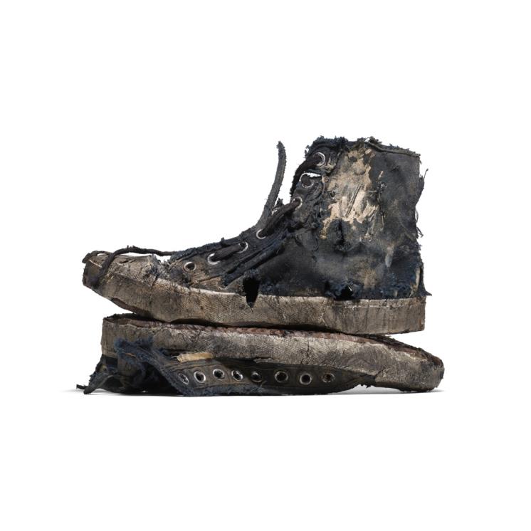Balenciaga 파리 스니커즈 캠페인 이미지.