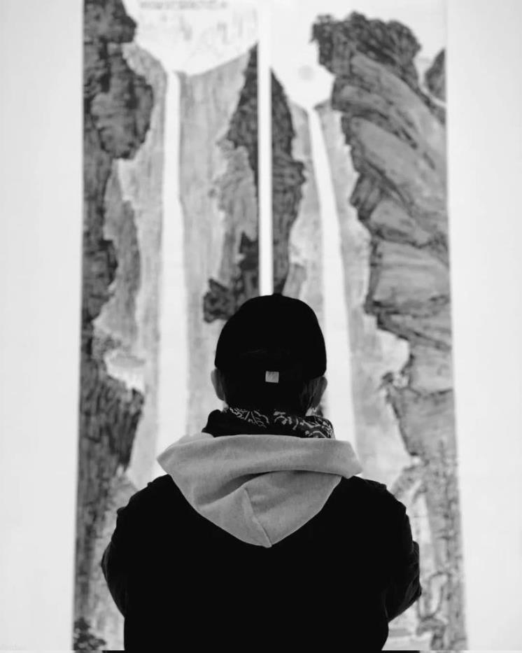 사진 RM 인스타그램 @rkive