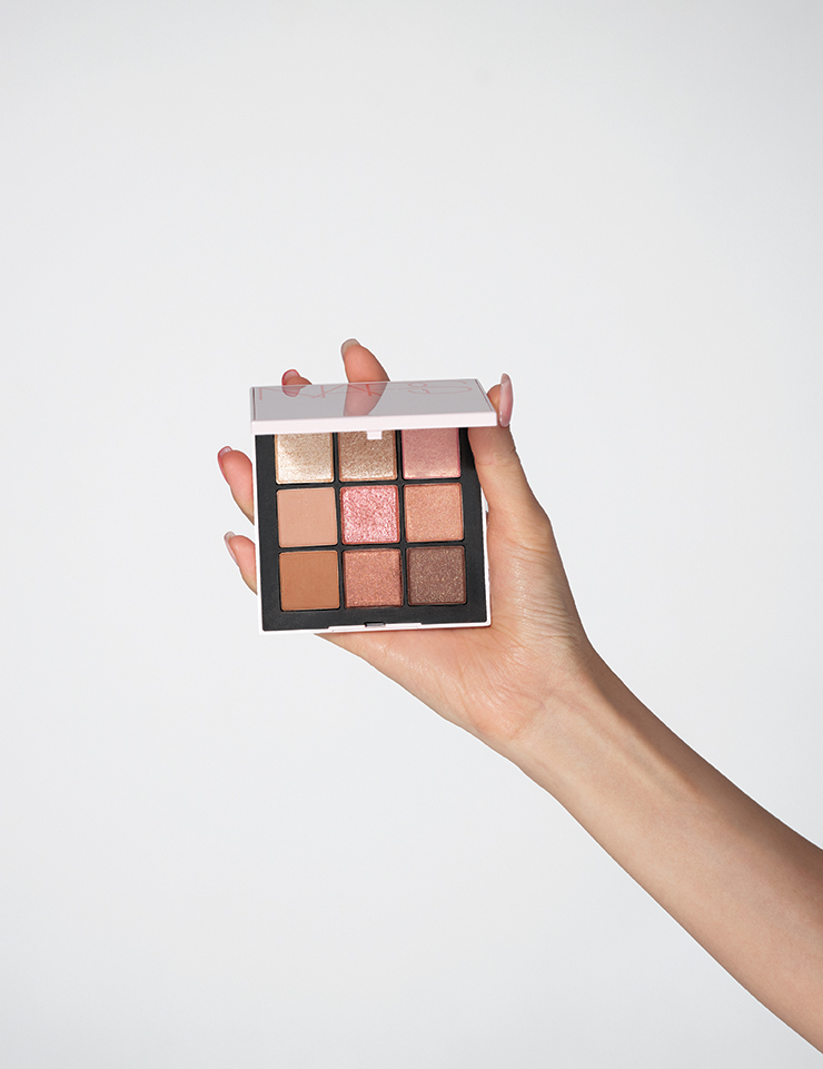Nars 오르가즘 라이징 아이섀도우 팔레트 6만8천원대. 